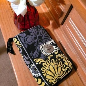 Vera Bradley wallet in great condition
